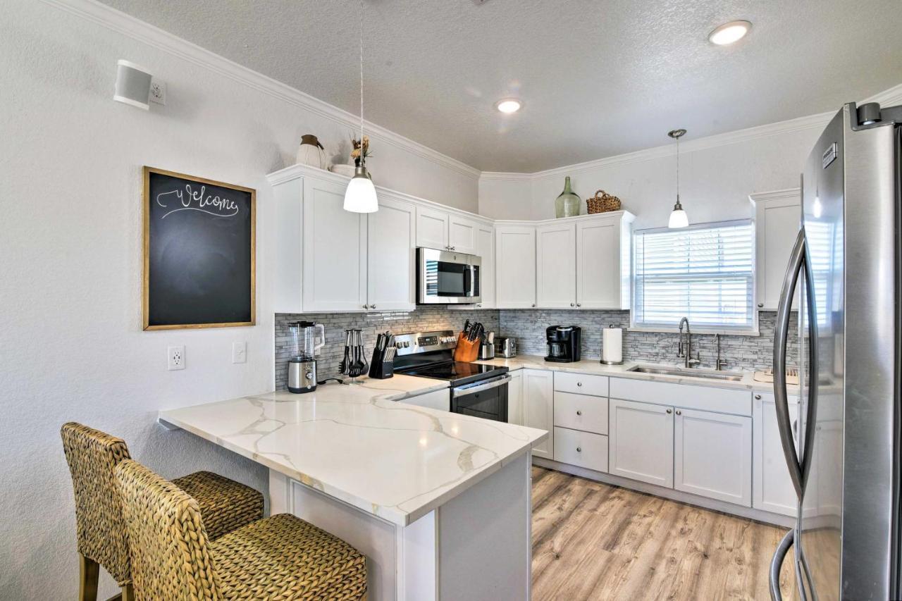 Coastal Surfside Beach House Walk To The Ocean! المظهر الخارجي الصورة