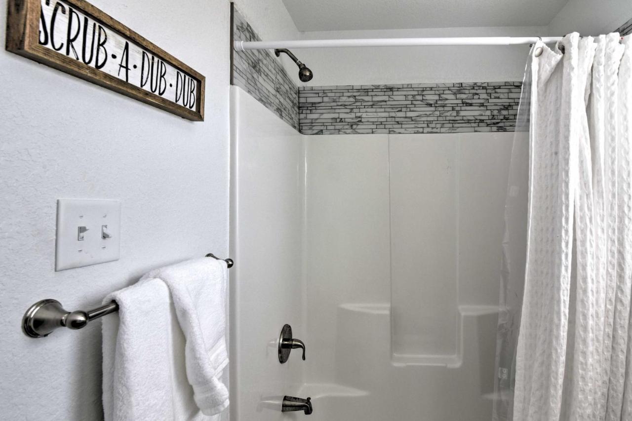 Coastal Surfside Beach House Walk To The Ocean! المظهر الخارجي الصورة